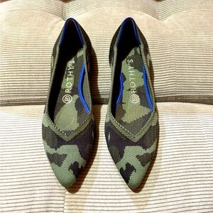 Rothy’s Olive Camo Points size 8